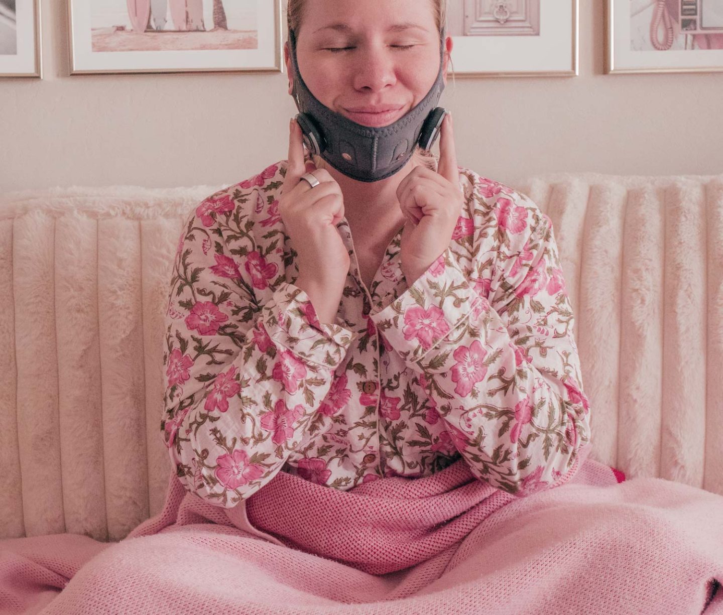 Feminine Fashion Blogger Elizabeth Hugen of Lizzie in Lace shares her honest PMD SMAS Lifting Massage Band Review